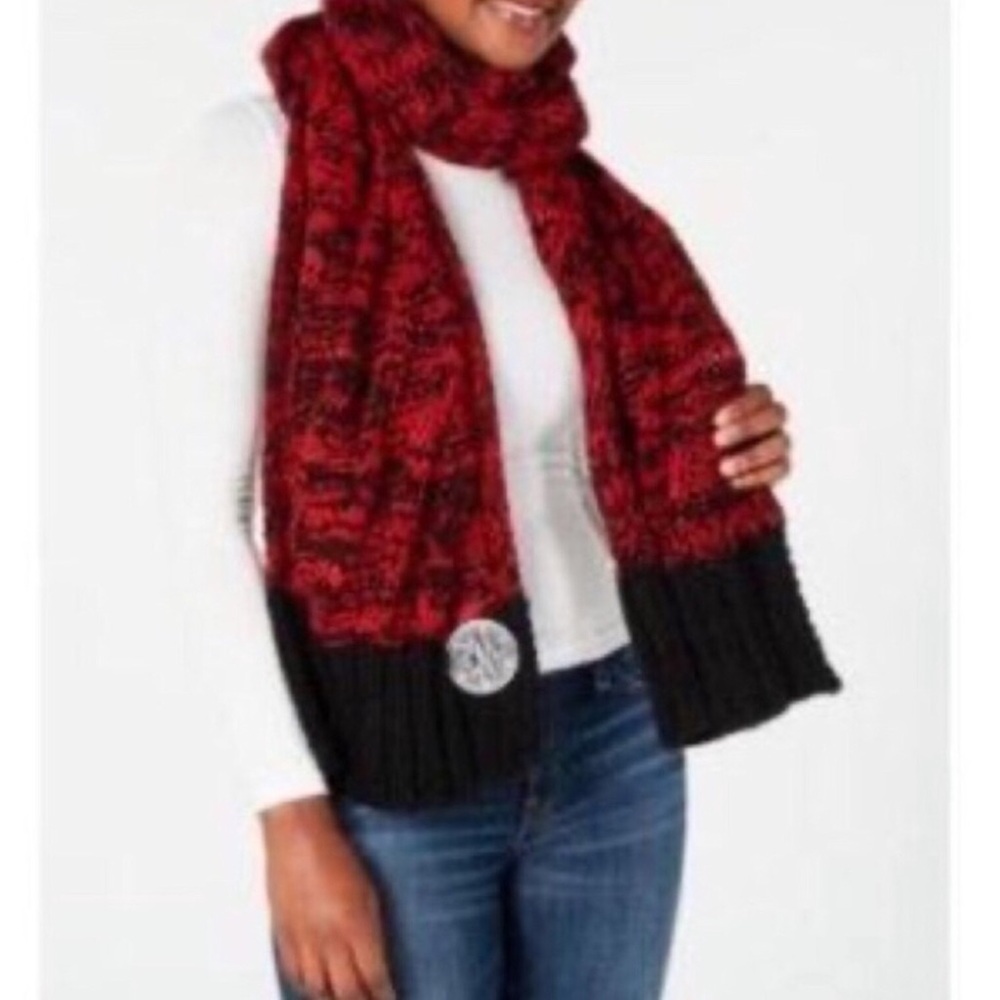 BNWT Donna Karan New York Red and Black Chunky Knit Scarf
